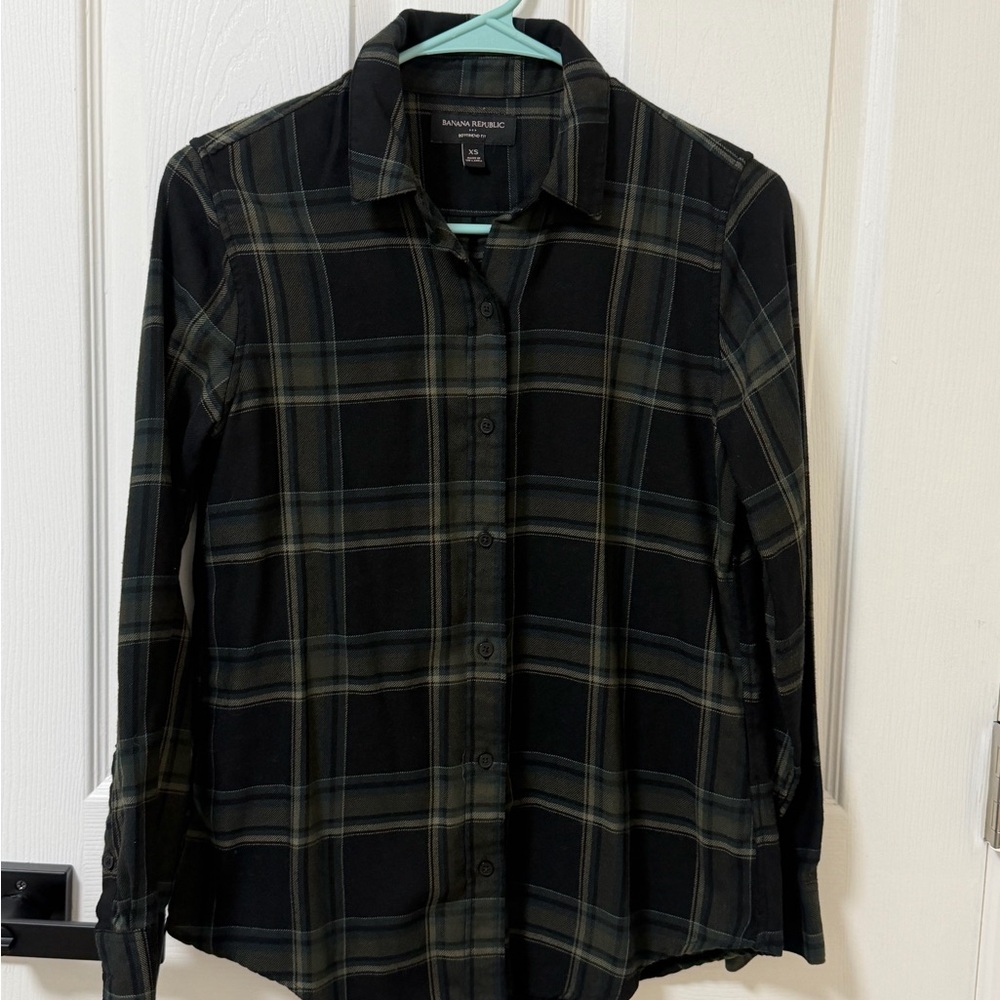 Banana Republic Men's Black and Green Plaid Shirt